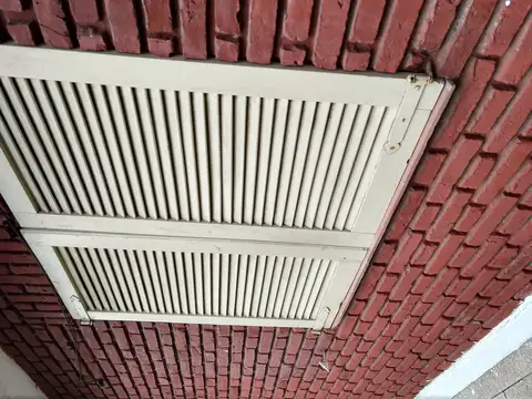 Casa en Alquiler con 1 cochera