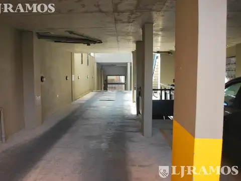 COCHERA FIJA. TIGRE CENTRO. EXCELENTE ACCESO.