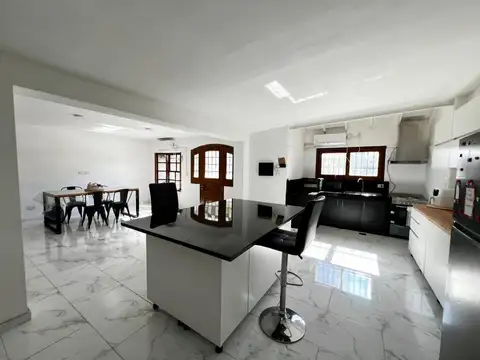 Depto Tipo Casa en Venta con 1 cocheras