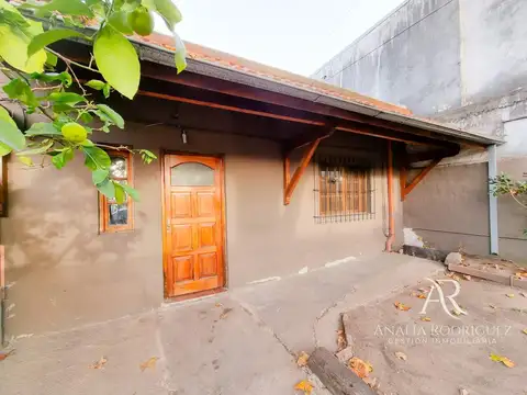 VENTA – VIVIENDA MULTIFAMILIAR – 3 DEPARTAMENTOS – SIN EXPENSAS – VILLA ADELINA