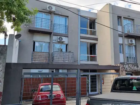 SE VENDE DEPARTAMENTO EN PADUA SUR DOS AMBIENTES CON PATIO
