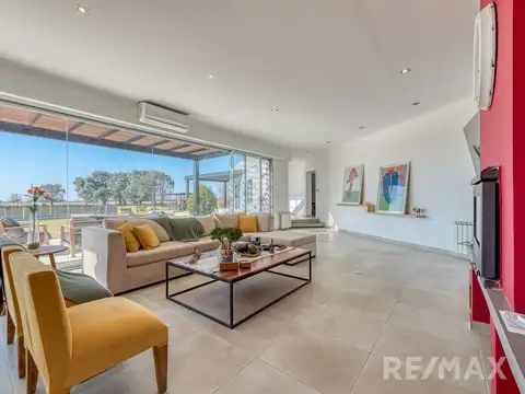 VENTA CASA 5 AMB  LA MACARENA, AMOBLADA C/PILETA