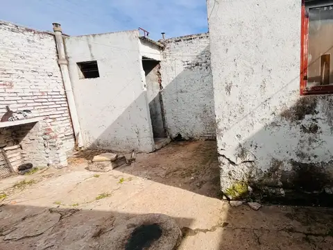 Casa 3 ambientes con 1 baño