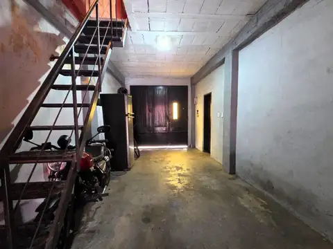 VIVIENDA ADAPTADA P/3 FAMILIAS. BUENA UBICACIÓN