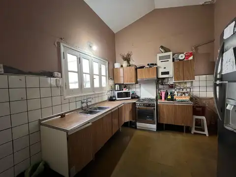 Casa 5 ambientes con 1 baño
