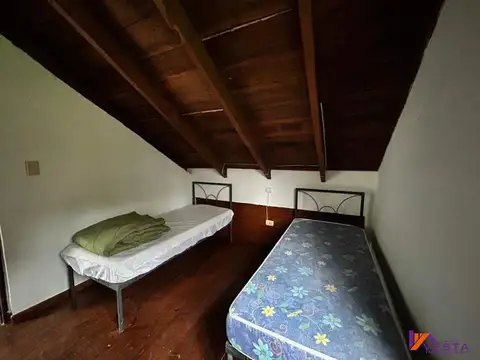 Casa 8 ambientes con 3 baños