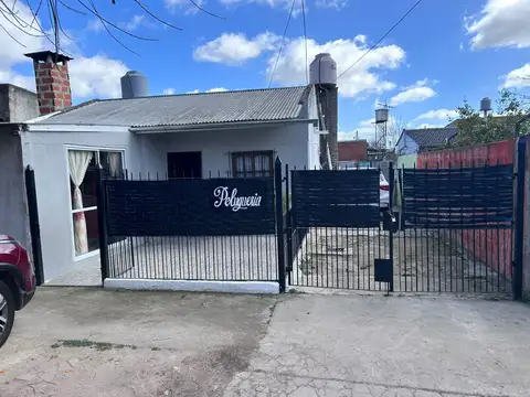 Casa + Local Comercial + 2 Deptos en Garín