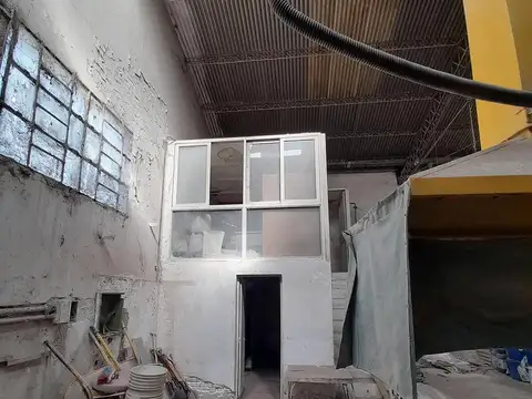 Galpon en Venta 37  mts Fondo