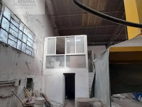 Galpon en Venta 37  mts Fondo