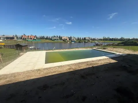 VENTA DE CASA AL RIO EN NAUDIR