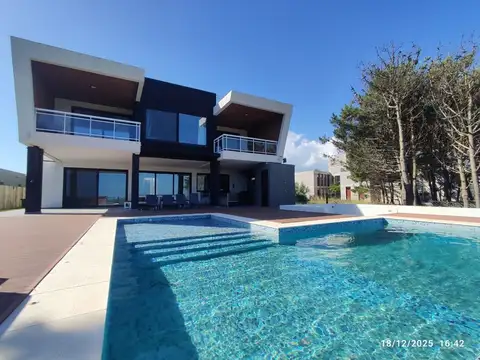 Venta Casa 6 ambientes Costa Esmeralda Maritimo 1