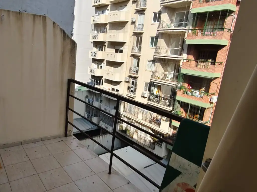 Gamarra 1800, Piso 5