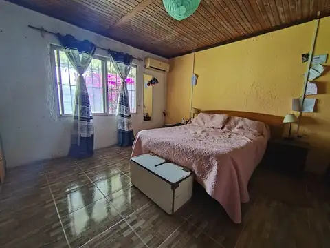 Casa 6 ambientes con 1 baño