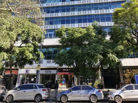 Oficina 6 ambientes con 3 baños