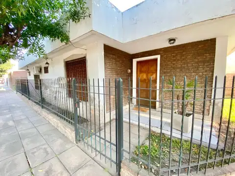 Casa 3 ambientes en planta baja. Excelente ubicación