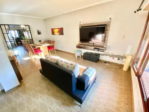 Casa en Venta en Castelar Sur, USD 150.000