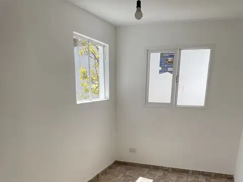 Depto Tipo Casa en Alquiler de 2 dormitorios