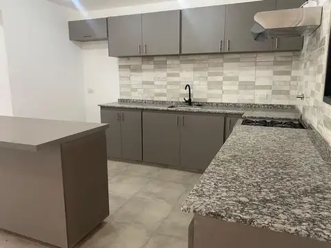 Casa 4 ambientes con 1 baño