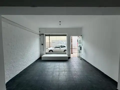Local en Alquiler en Bella Vista, $ 800.000