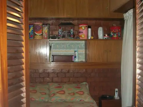 Casa 4 ambientes con 2 baños