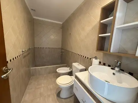 Casa en Venta en Sarmiento  - Lujan, USD 142.000