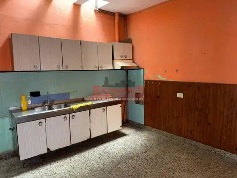 Casa 5 ambientes con 1 baño