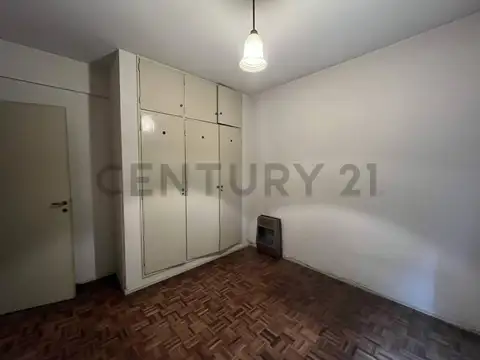 Venta en Caballito - 3 ambientes a modernizar.