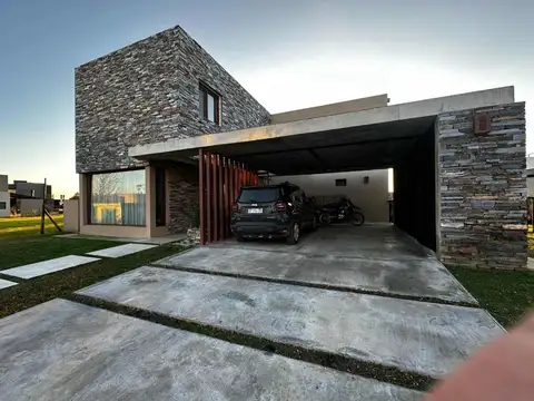 Casa en Venta de 5 dormitorios