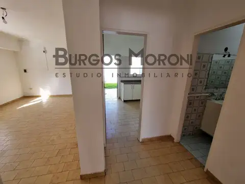 Depto Tipo Casa en Alquiler con 1 cochera