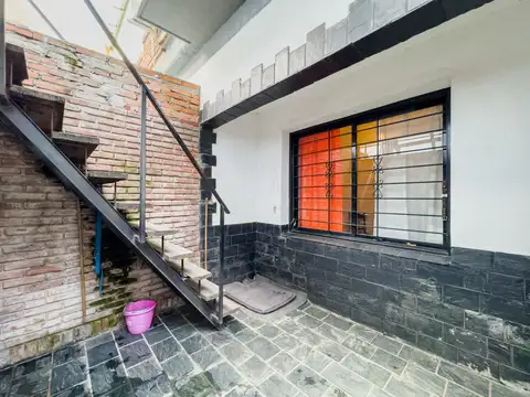 Depto Tipo Casa en Venta en Parque Chacabuco, USD 150.000