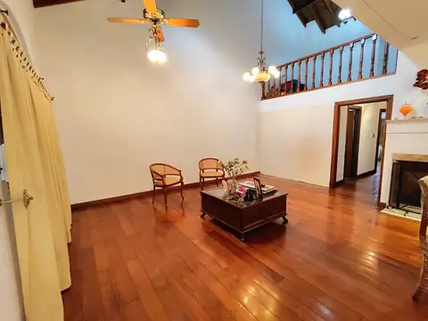 Casa 5 ambientes con 3 baños