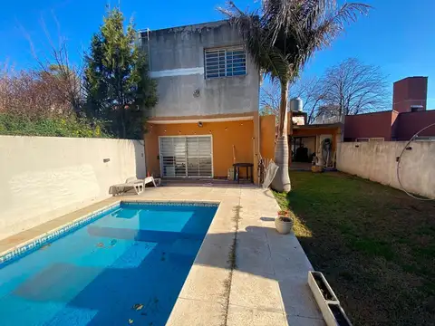 CASA EN VENTA :: 5 AMBIENTES :: UDAONDO