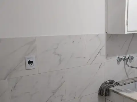 Muy lindo departamento de 2 amb con cocina separada. 1 cuadra de Av Rivadavia y subte A