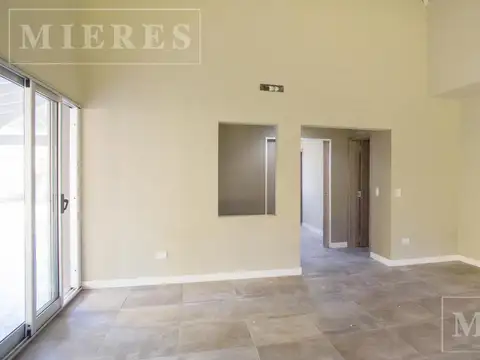 Casa en Venta en Countries y Barrios Cerrados en Escobar, USD 250.000