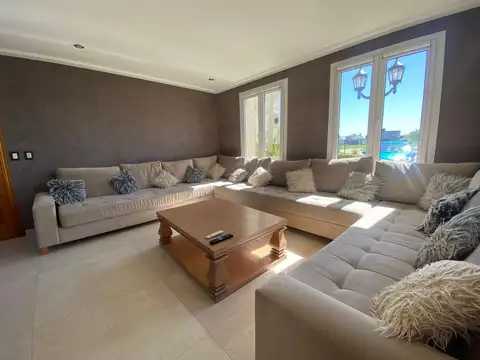 Casa en Venta de 5 dormitorios