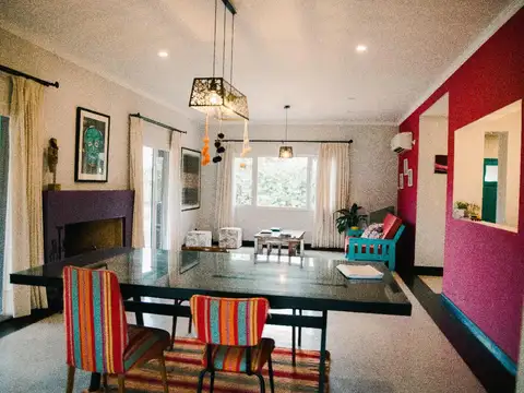 Casa 6 ambientes con 2 baños