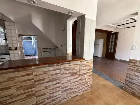 Casa 4 ambientes con 1 baño