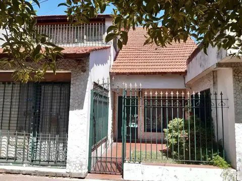 CHALET 5 AMB VILLA LUZURIAGA CON LOCAL COMERCIAL