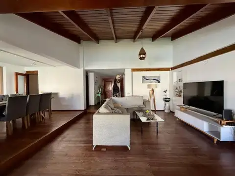 Casa en Venta Urca patio verde pileta buena ubicacion 