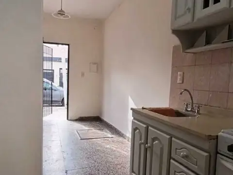 Depto Tipo Casa en Alquiler en Santos Lugares, $ 500.000