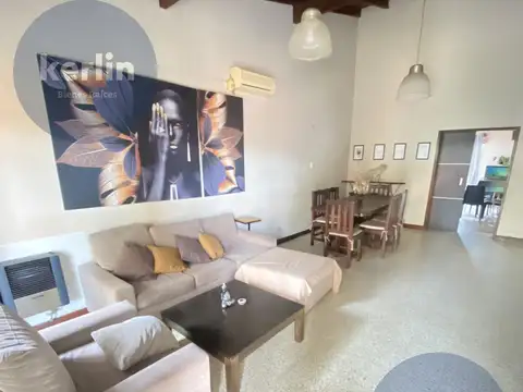 Casa 7 ambientes con 2 baños