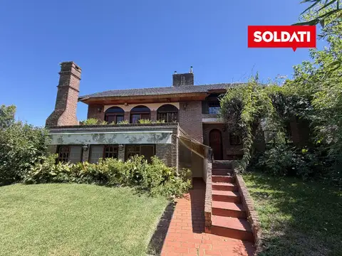 Casa venta en Mapuche - lote central - ladrillo a la vista - tres dormitorios - dos garages