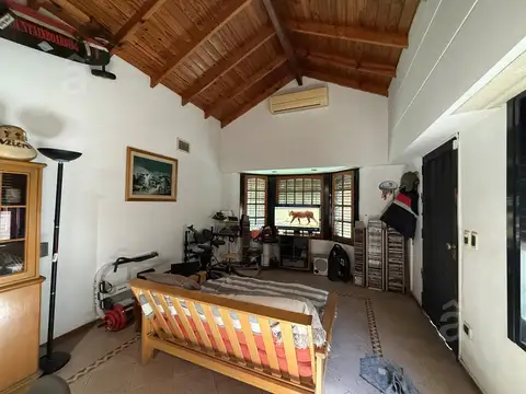 Independencia  al 7000 entre Roldán y Garibaldi