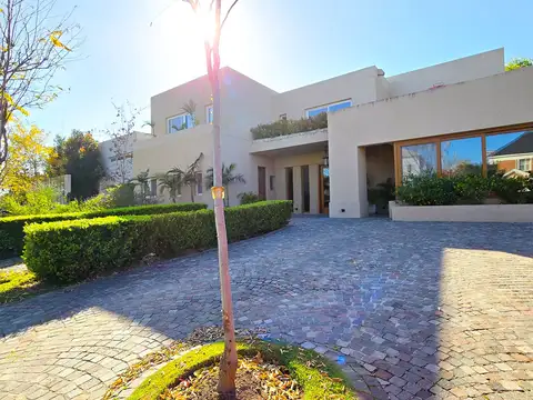 Casa en Venta de 5 dormitorios