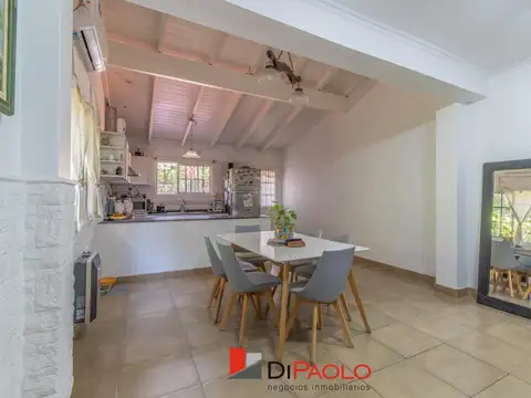 Casa 5 ambientes con 3 baños