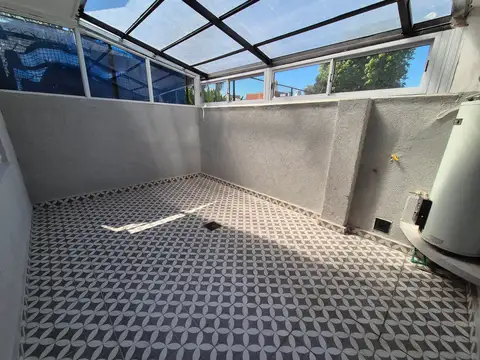 Depto Tipo Casa en Venta en Villa del Parque, USD 159.000