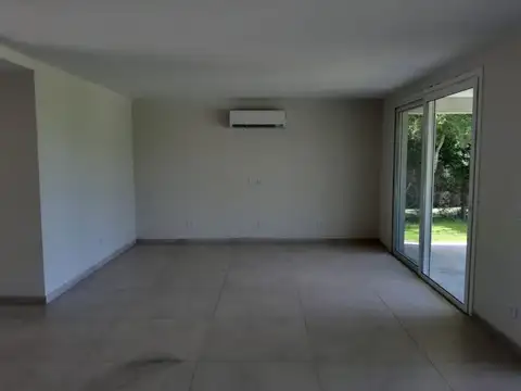 Casa en Alquiler en Haras Santa Maria, USD 2.200