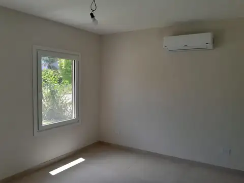 Casa en Alquiler de 4 dormitorios