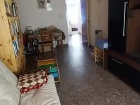 Casa 5 ambientes con 1 baño