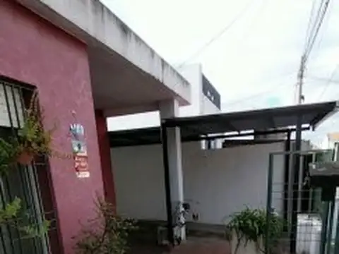 Casa en venta 2 dormitorios, escritorio, patio, garage. APTA CREDITO.